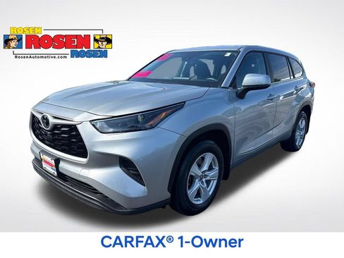 Used 2023 Toyota Highlander L FWD image 1