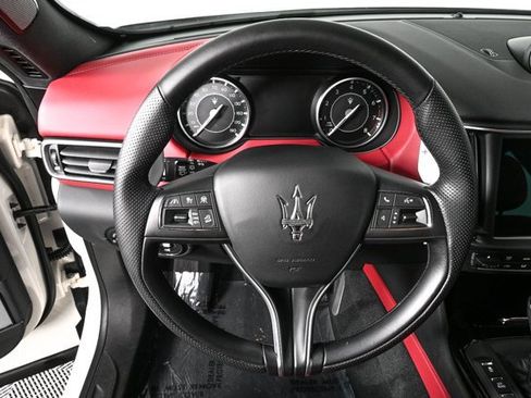 Used 2023 Maserati Levante Modena image 11