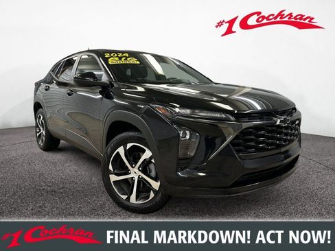 Certified 2024 Chevrolet Trax RS w/ Driver Confidence Package image 1