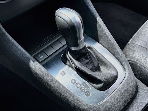 Used 2013 Volkswagen Jetta SE FWD image 18