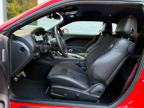 Used 2022 Dodge Challenger R/T Scat Pack RWD image 16