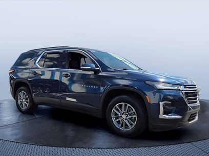 Used 2023 Chevrolet Traverse LT