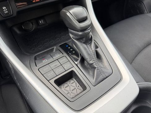 Used 2019 Toyota RAV4 LE w/ All Weather Liner Package image 27