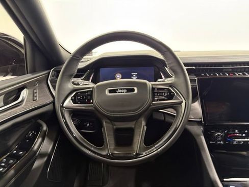 Used 2024 Jeep Grand Cherokee Overland w/ Adv Protech Group III AWD/4WD image 30