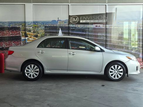 Used 2012 Toyota Corolla LE FWD image 4