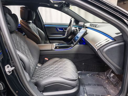 Used 2025 Mercedes-Benz S 580 4MATIC Sedan image 16