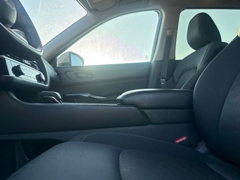 Certified 2025 Nissan Pathfinder SV FWD image 38