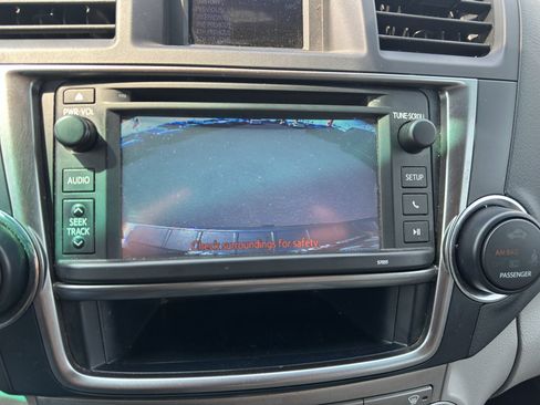 Used 2013 Toyota Highlander SE AWD/4WD image 27