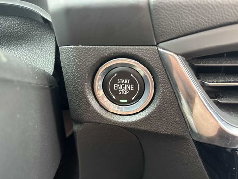 Used 2024 Buick Encore GX Avenir w/ Avenir Convenience Package FWD image 17