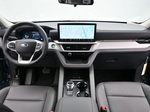 Used 2025 Ford Explorer Active image 24