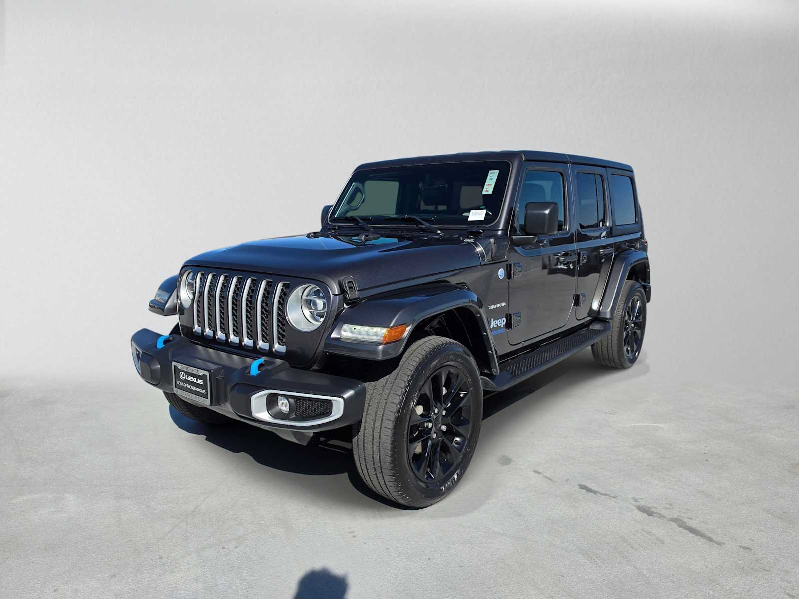 Used 2022 Jeep Wrangler Unlimited Sahara w/ Cold Weather Group AWD/4WD image 7