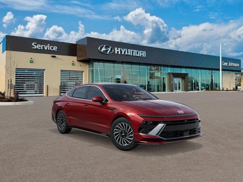 New 2026 Hyundai Sonata Limited FWD image 2