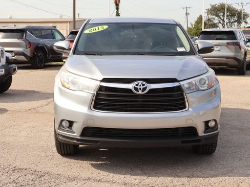 Used 2015 Toyota Highlander Plus AWD/4WD image 2