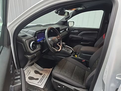 Used 2025 Chevrolet Colorado Z71 AWD/4WD image 29