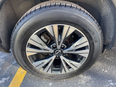 Certified 2023 Nissan Rogue SV image 26