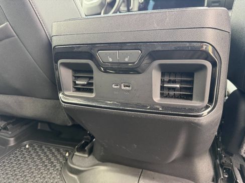Used 2024 GMC Sierra 2500 AT4 w/ AT4 Premium Plus Package AWD/4WD image 20