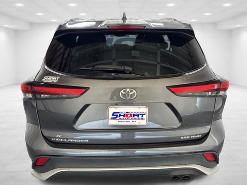 Used 2022 Toyota Highlander XSE AWD/4WD image 5