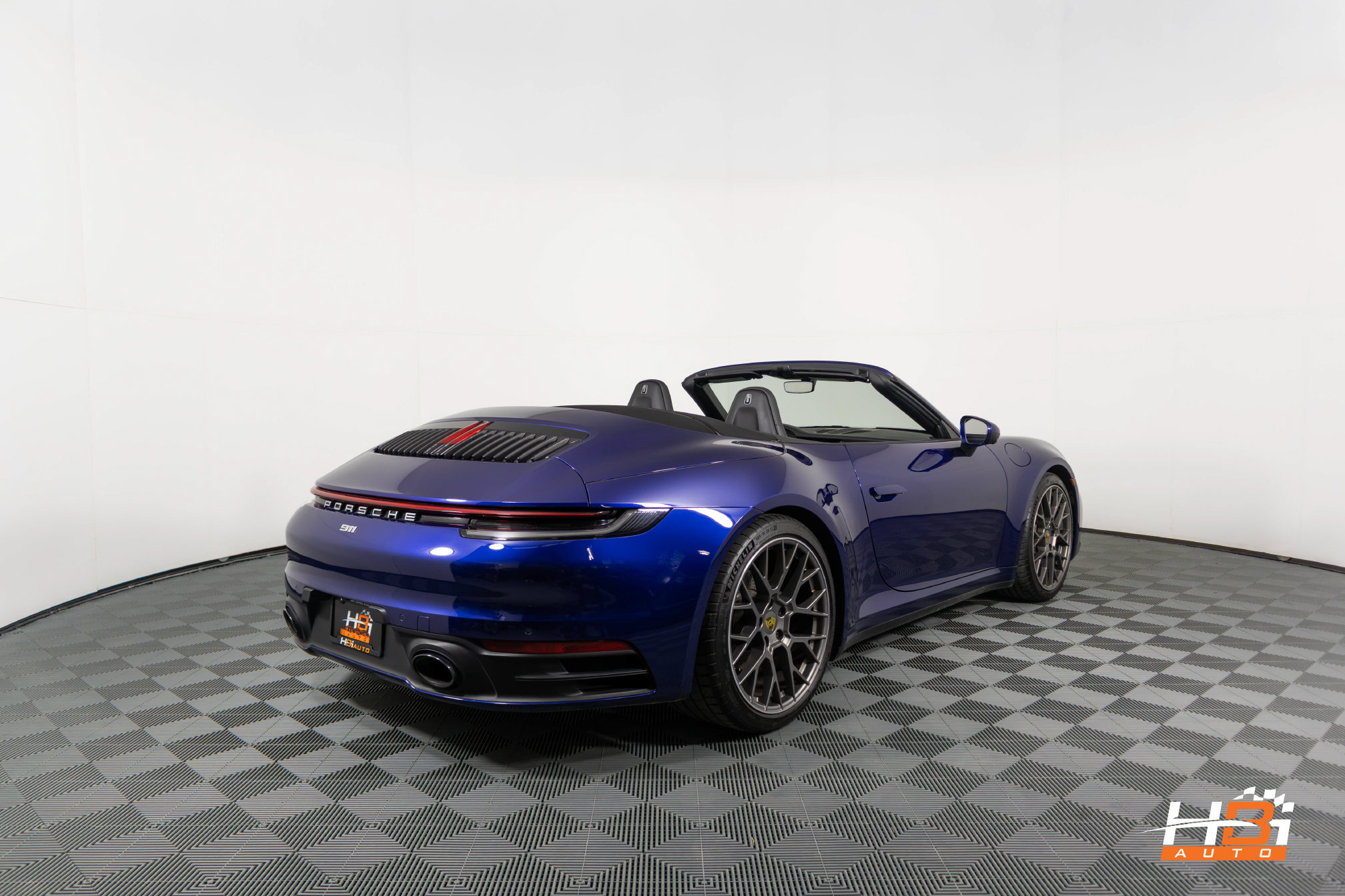 Used 2020 Porsche 911 Carrera RWD image 13