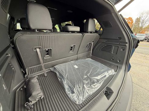New 2026 Chevrolet Traverse LT image 28