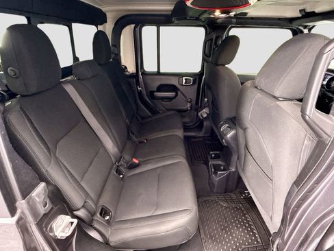 Used 2021 Jeep Gladiator Sport image 20