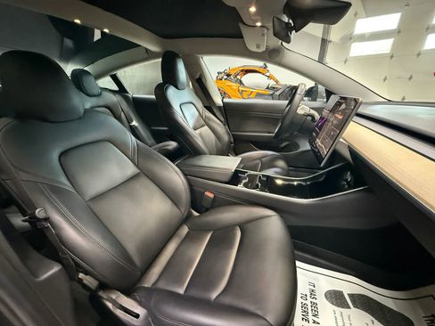Used 2019 Tesla Model 3 Long Range image 31