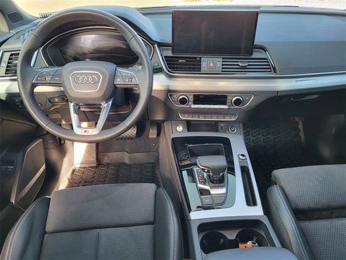 Certified 2024 Audi Q5 e Premium Plus w/ Premium Plus Package image 12