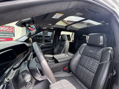 Used 2024 Cadillac Escalade V w/ LPO, ONYX Package AWD/4WD image 3