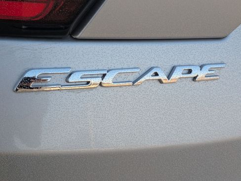 Used 2019 Ford Escape Titanium AWD/4WD image 25