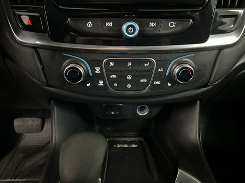 Certified 2023 Chevrolet Traverse LT image 51