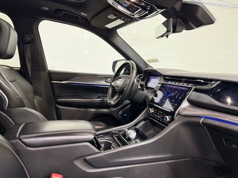 Used 2023 Jeep Grand Cherokee Overland w/ Advanced Protech Group III image 36