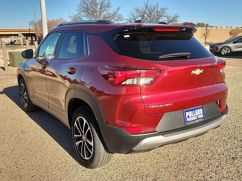 Used 2025 Chevrolet TrailBlazer LT image 2
