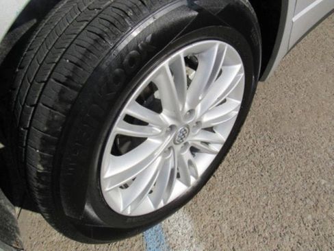 Used 2018 Buick Envision Preferred AWD/4WD image 36