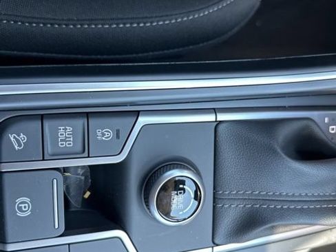 New 2026 Kia Sorento LX FWD image 33