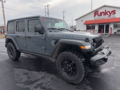 Used 2025 Jeep Wrangler Willys 4xe image 1