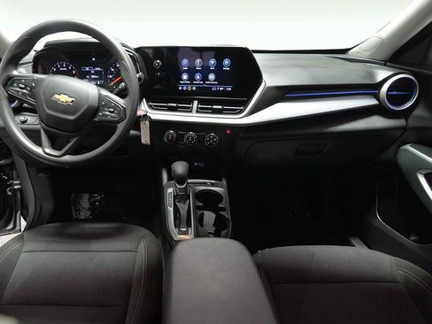 Used 2025 Chevrolet Trax LS FWD image 12