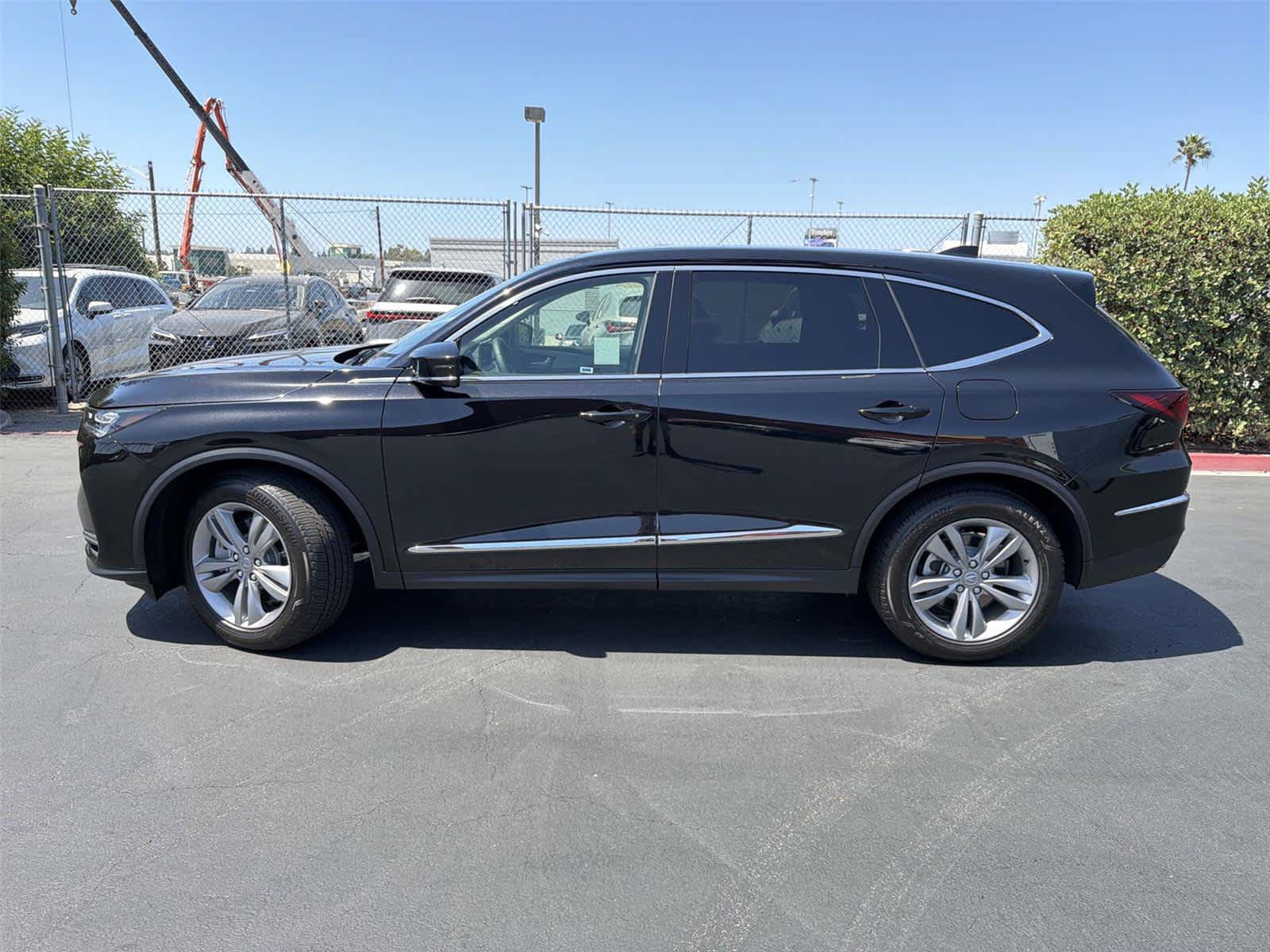 Certified 2026 Acura MDX SH-AWD image 3
