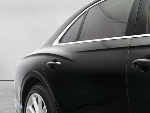Used 2023 Bentley Flying Spur V8 AWD/4WD image 36