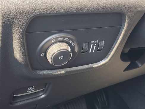 Used 2025 Jeep Grand Cherokee L Limited AWD/4WD image 11