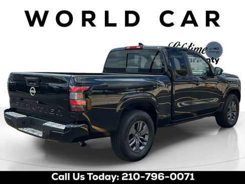 Used 2025 Nissan Frontier SV RWD image 7