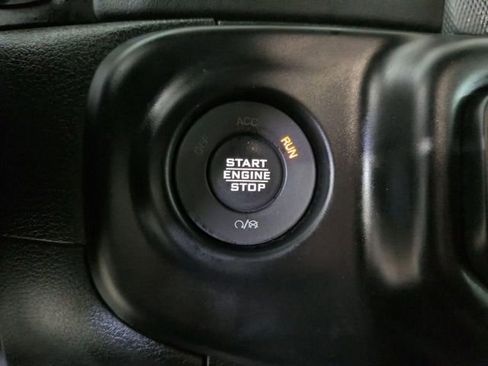 Used 2022 Jeep Wrangler Unlimited Sahara w/ Cold Weather Group AWD/4WD image 20