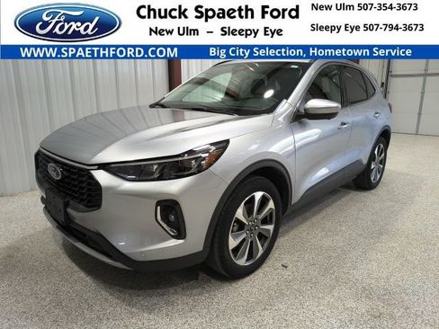 Used 2023 Ford Escape Platinum AWD/4WD image 1