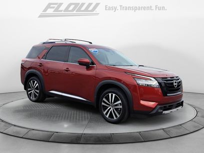 Used 2024 Nissan Pathfinder Platinum w/ Lighting Package (N92)