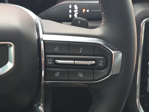 Used 2025 GMC Yukon XL Denali w/ Denali Reserve Package AWD/4WD image 31