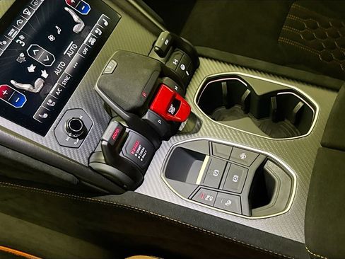 Used 2024 Lamborghini Urus Performante image 17