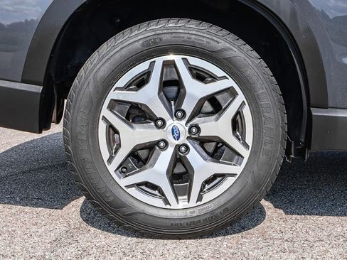 Used 2023 Subaru Forester Premium image 32