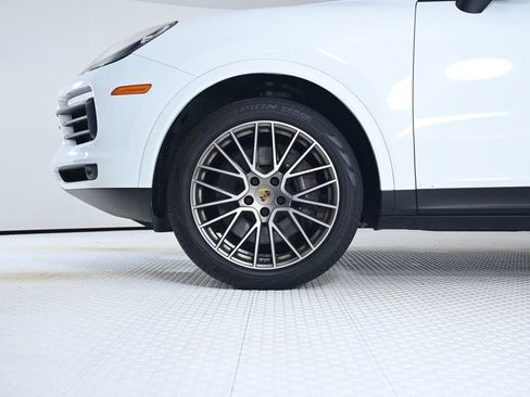 Certified 2023 Porsche Cayenne Platinum Edition AWD/4WD image 30
