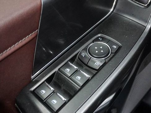 Used 2022 Ford F150 Lariat AWD/4WD image 12