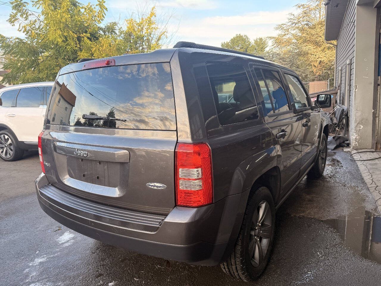 Used 2015 Jeep Patriot High Altitude AWD/4WD image 5