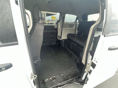 Used 2019 Dodge Grand Caravan SE image 23