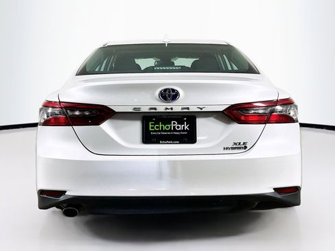 Used 2021 Toyota Camry XLE w/ Navigation Upgrade Package image 7